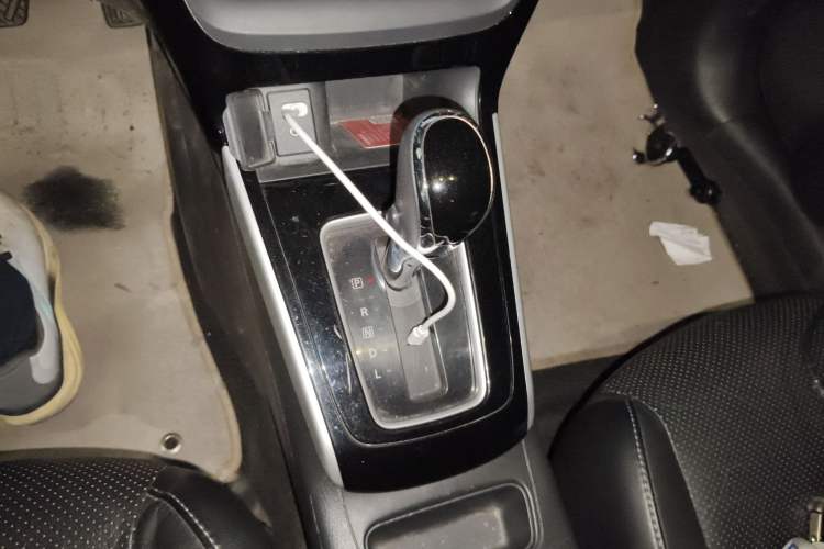 Used Nissan Sylphy 2016 1.6 XL CVT Deluxe Edition Gear Lever