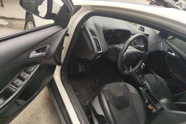 Used Ford Focus 2015 Sedan 1.6L Automatic Trend Model
