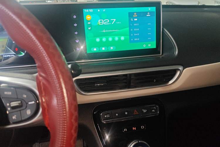 Used ORA White Cat 2022 Upgraded Model 305km Range Luxury Version Lithium-Ion Battery Audio And AC Panel