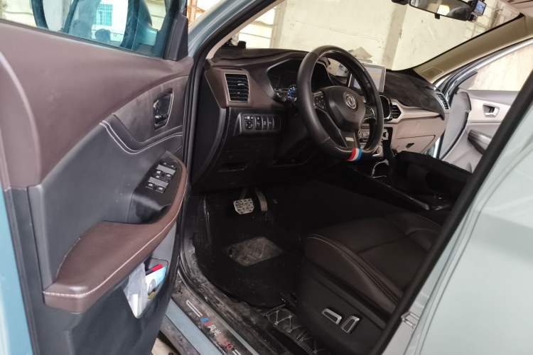 Used Dongfeng Fengon S560 2018 1.8L CVT Smart Connect 7-Seater