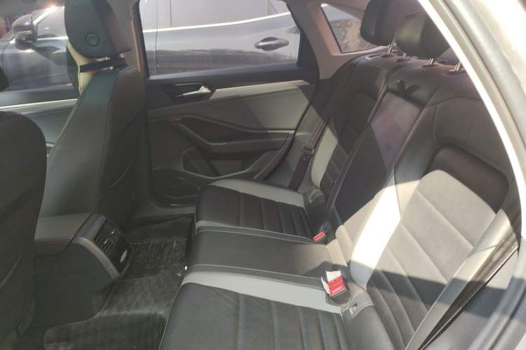 Used Volkswagen Sagitar 2019 200TSI Manual Comfort Version China VI Standard Left Rear Seat