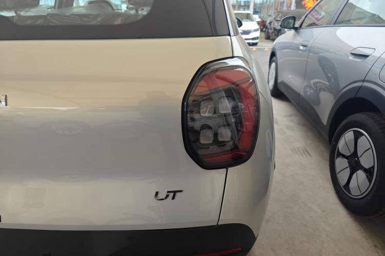 Used AION UT 2025 330 Starlight Edition
