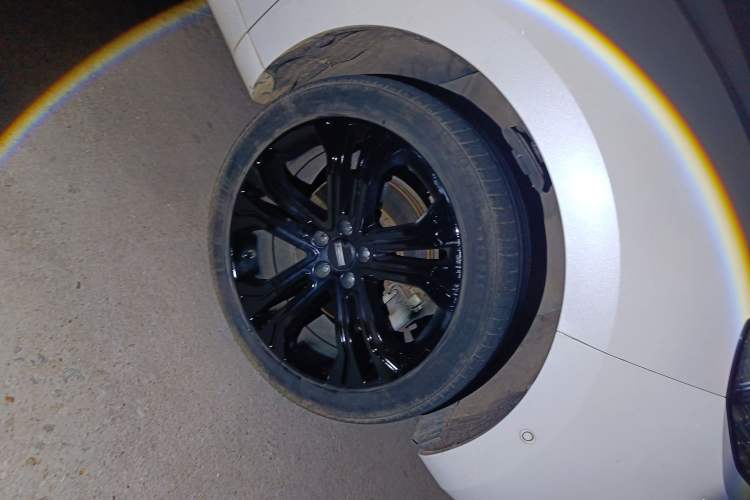 Used Wey VV5 2017 2.0T Flagship Edition Right Front Wheel Hub