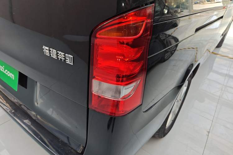 Used Mercedes-Benz Vito 2018 2.0T Elite Version 7 Seats China VI Emission Standard