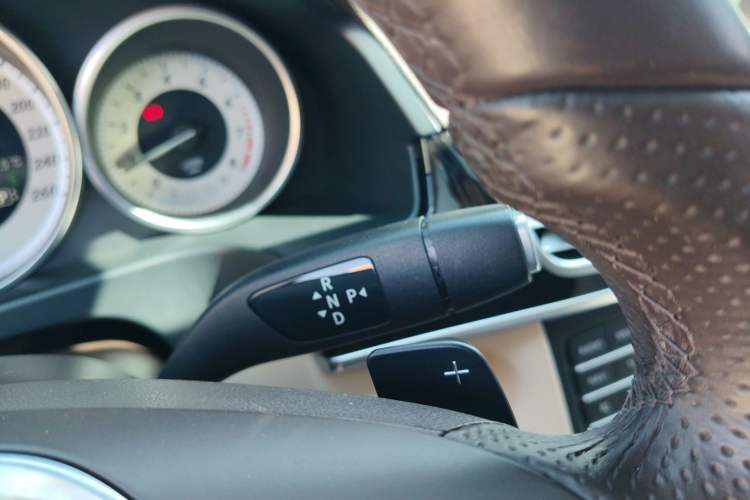 Used Mercedes-Benz E-Class 2015 Restyled E 260 L Sport Edition Gear Lever