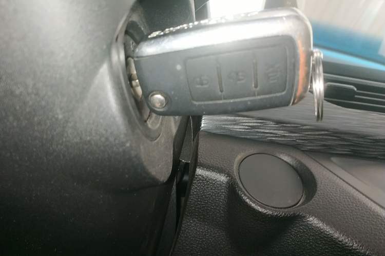 Used Baojun 310 2016 1.2L manual Comfort trim level