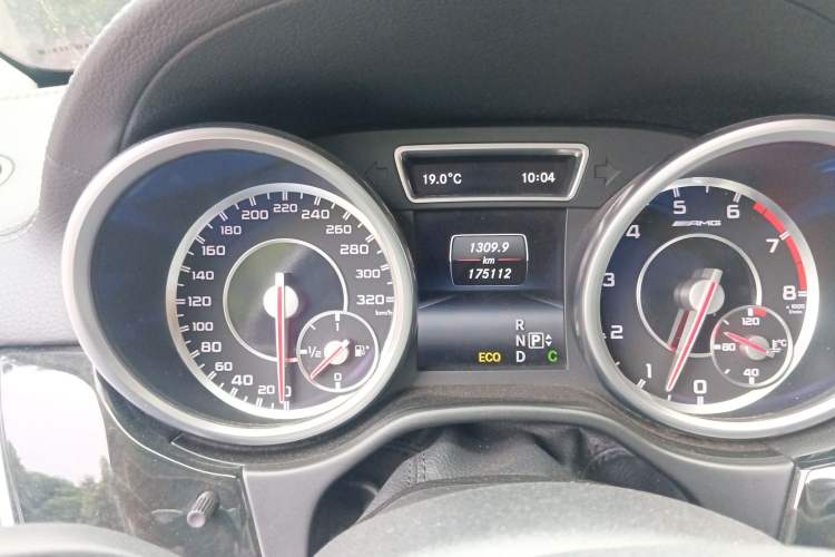 Used Mercedes-Benz GL-Class AMG 2014 AMG GL 63 Odometer Close Up