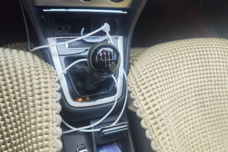 Used Volkswagen Lavida 2013 1.6L Manual Comfort Edition
