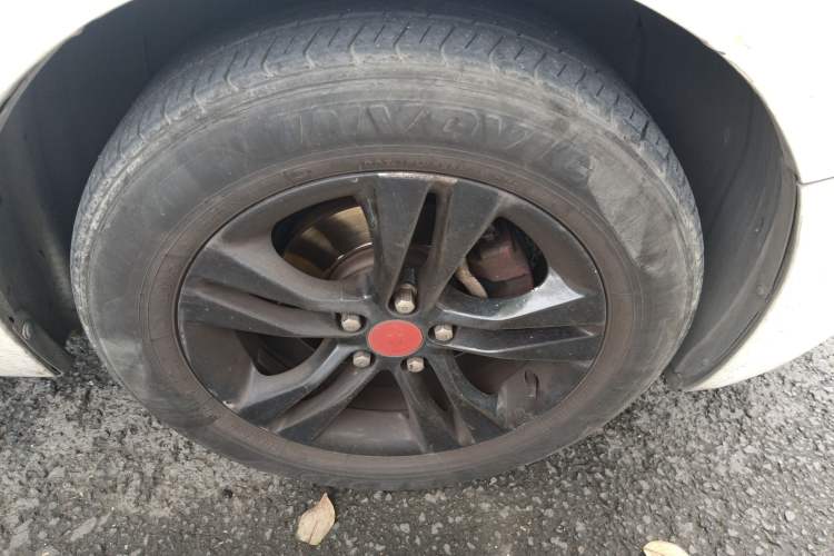 Used Chevrolet Cruze 2015 1.5L Classic SE AT Right Front Wheel Hub