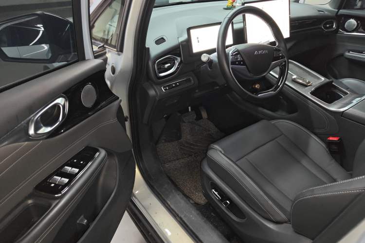 Used AION V 2024 Plus 70 Smart Edition Ternary Lithium Driver Seat
