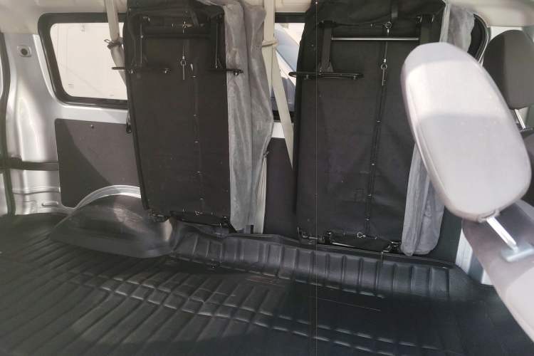 Used CHANGAN KAICHENG Ruixing M60 2023 1.5L GDI Comfort-Class Passenger Vehicle 6/7 Seats Left Rear Seat