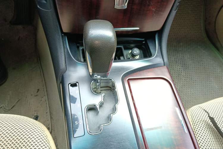 Used Toyota Crown 2010 2.5L Royal Genuine Leather Edition Gear Lever