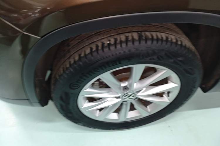 Used Volkswagen Tiguan 2017 300TSI Automatic Two-Wheel Drive Silk Road Luxury Edition Exterior 4