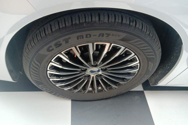 Used Denza D9 2022 DM-i 970 Four-Wheel Drive Flagship Model Exterior 4