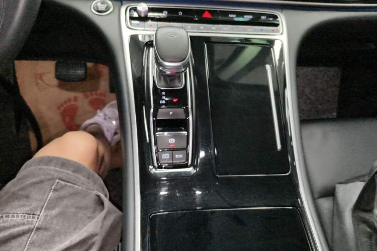 Used GAC Trumpchi M8 2021 Lingxiu Series 390T Deluxe Edition Gear Lever