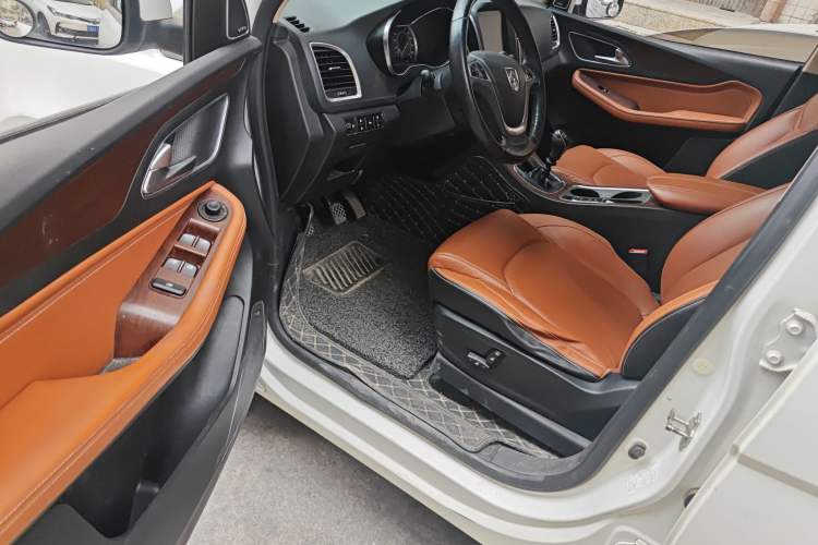 Used Baojun 560 2017 Rhythmic Edition 1.5T Manual Premium Model