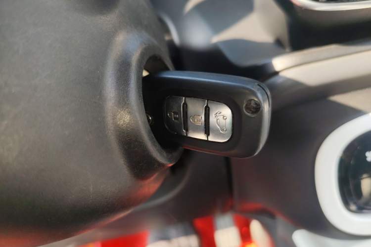 Used smart fortwo 2015 1.0L 52 kW hardtop Dynamic version