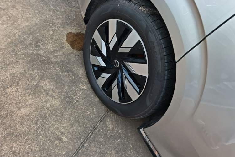 Used Volvo EM90 2025 Ultra Six-Seater