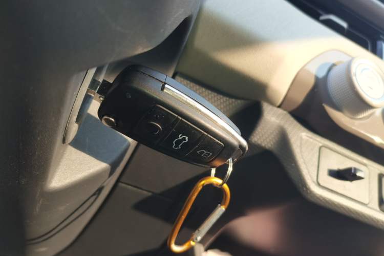 Used Chery QQ Ice Cream 2024 Edition Youth Version 205km Sundae Vehicle Key