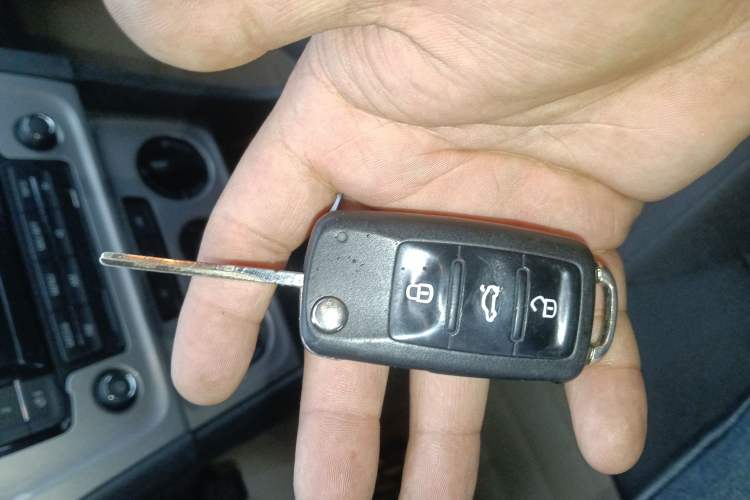 Used Volkswagen Lavida 2013 Revised Classic 1.6L Manual Fashion Edition Vehicle Key