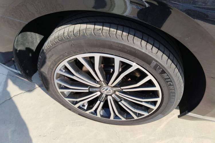 Used Volkswagen Phideon 2019 380TSI Two-Wheel Drive Business Edition China VI Standard
