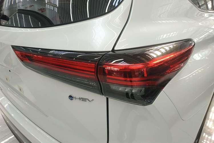 Used Toyota Highlander 2026 Model 2.5L Intelligent Electric Hybrid Dual-Engine Two-Wheel-Drive Luxury Edition 7-seater