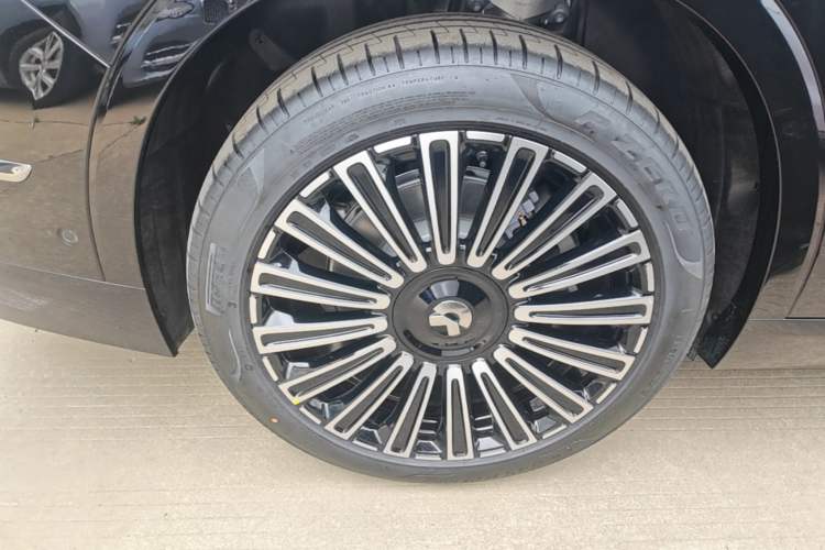 Used Nio ES8 2026 Model 6-seat Executive Luxury Edition Right Rear Wheel Hub