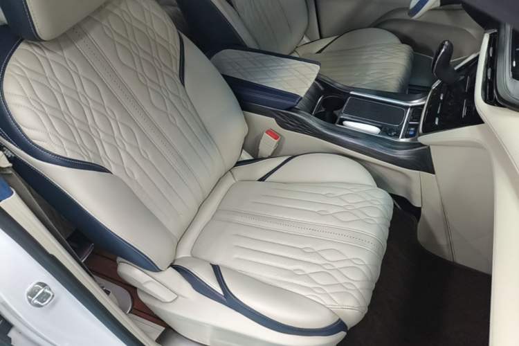 Used Buick GL8 2021 ES Landtrek 653T Comfort Edition