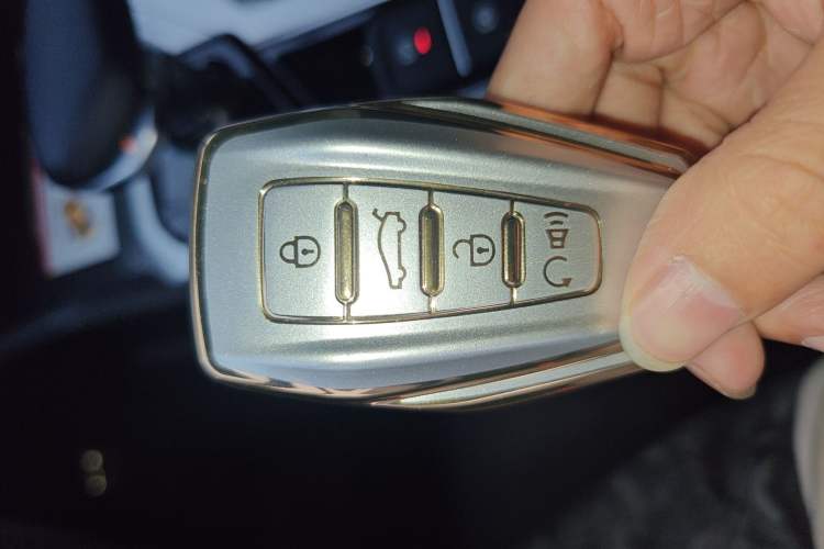 Used Geely Auto Preface 2024 2.0TD Qingyun Edition Vehicle Key