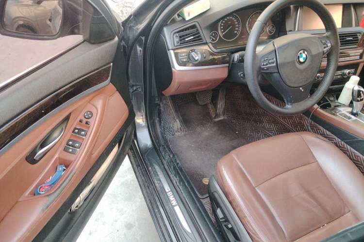 Used BMW 5 Series 2014 525Li Leading Model
