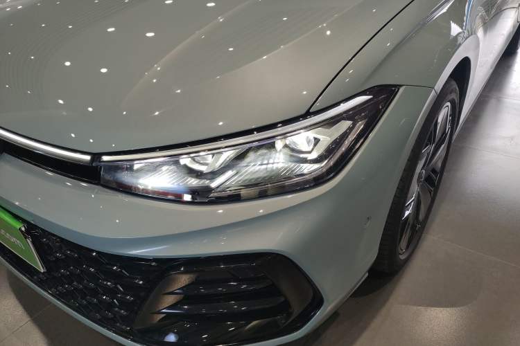 Used Volkswagen Passat 2025 Pro 380TSI Starry Dragon Luxury Edition
