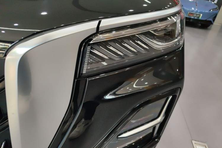 Used Hongqi HS5 2023 2.0T Qixiang Pro Edition