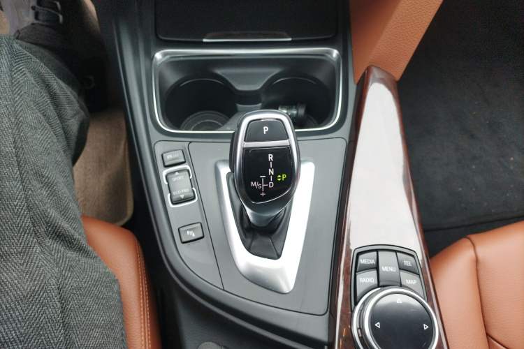 Used BMW 3 Series 2014 320Li Luxury Design Package
