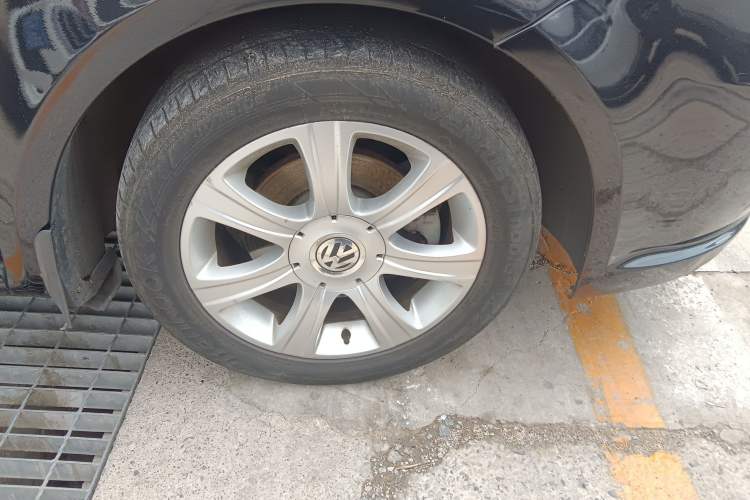 Used Volkswagen Lavida 2011 1.6L Automatic Premium Edition
