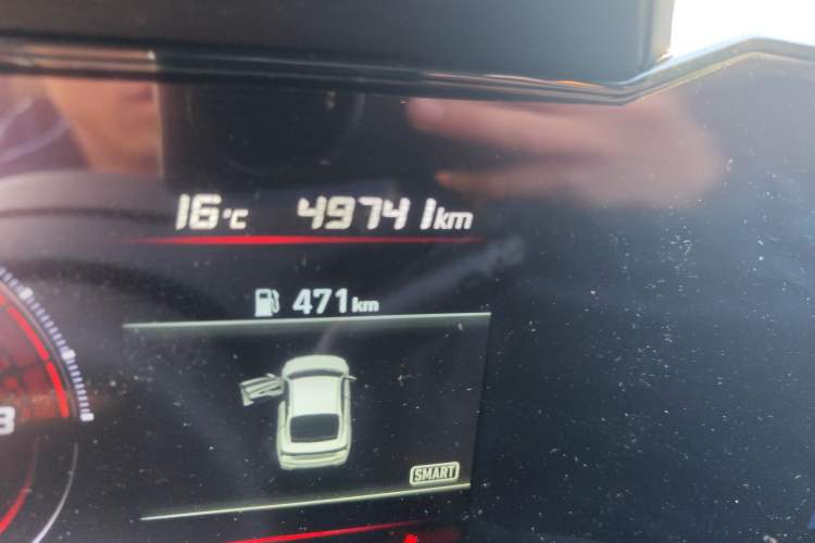 Used Hyundai Elantra 2021 1.5L CVT GLX Elite Edition Odometer Close Up