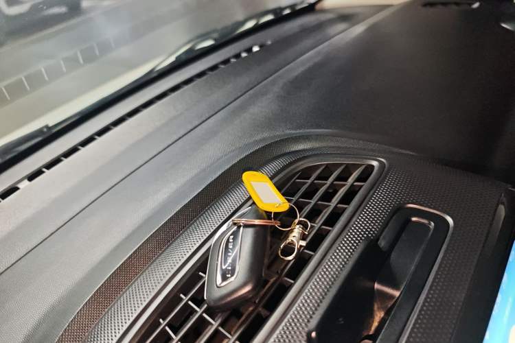 Used Roewe Clever 2021 302 km New Four-Seater Super-Efficient Version