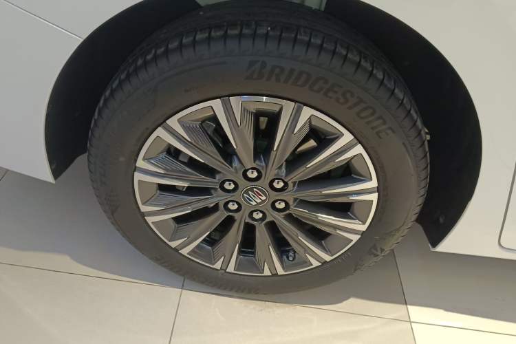 Used Buick GL8 2025 Lu Zun Deluxe Edition