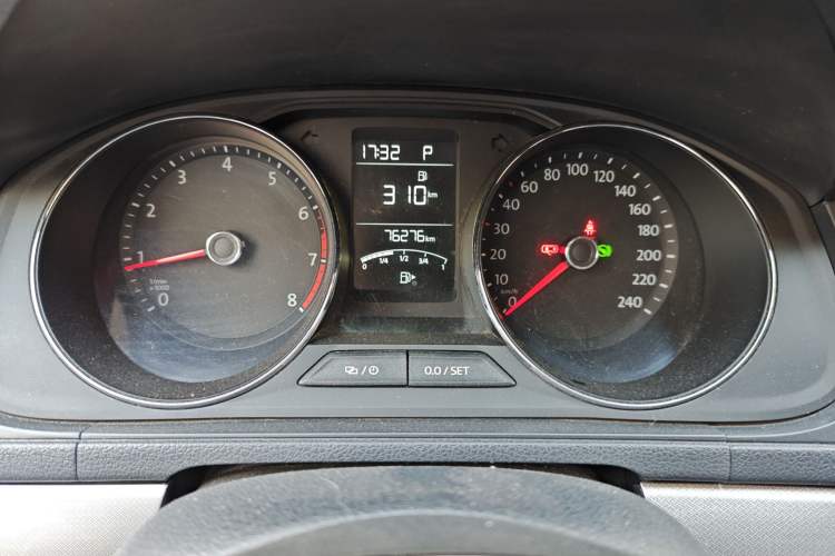 Used Volkswagen Lavida 2017 1.6L Automatic Comfort Edition
