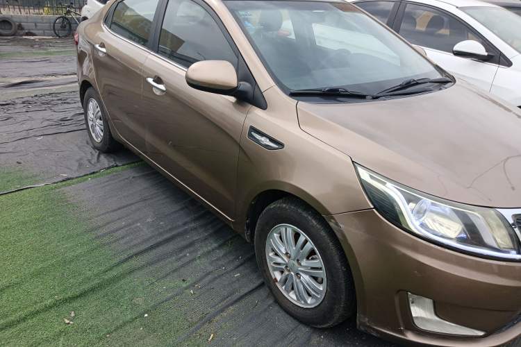 Used Kia K2 2012 Sedan 1.4L MT GLS Commemorative Edition
