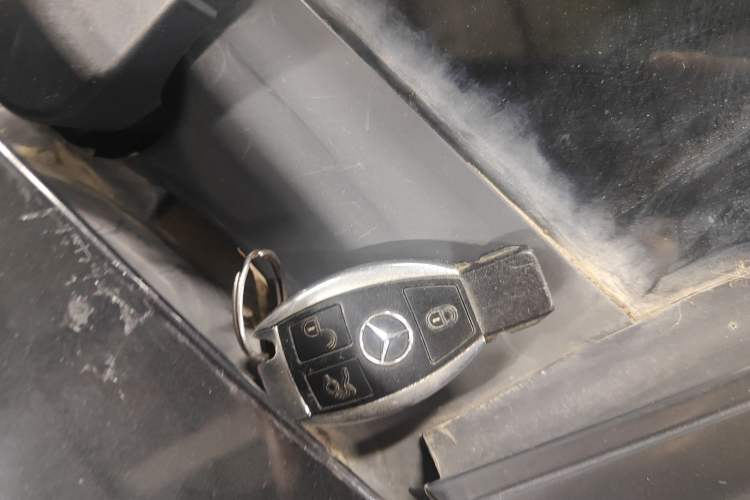 Used Mercedes-Benz R-Class 2010 R 350 L 4MATIC Vehicle Key