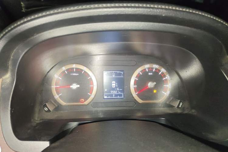 Used FORTHING Lingzhi 2018 M5L 1.6L 7-Seater Luxury Model
