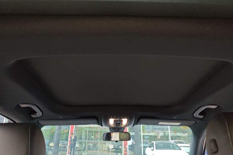 Used Mercedes-Benz GLB 2023 Refreshed GLB 200 Dynamic Edition Headliner