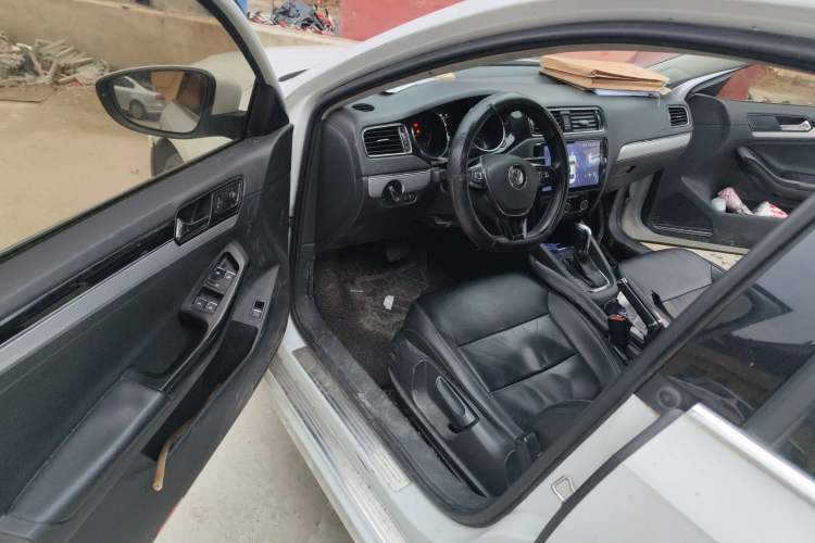 Used Volkswagen Sagitar 2018 280TSI DSG Comfort Model Driver Seat