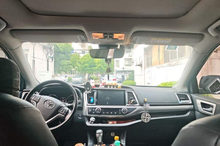 Used Toyota Highlander 2018 2.0T Four-Wheel Drive Prestige Version 7 Seats China VI Standard