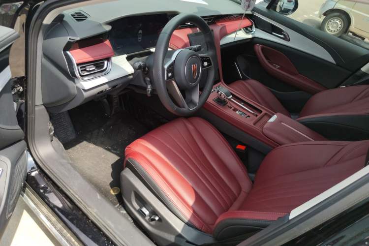 Used Hongqi H5 2025 1.5T DCT Qiyun 500 000th Unit Commemorative Edition Left Front Seat