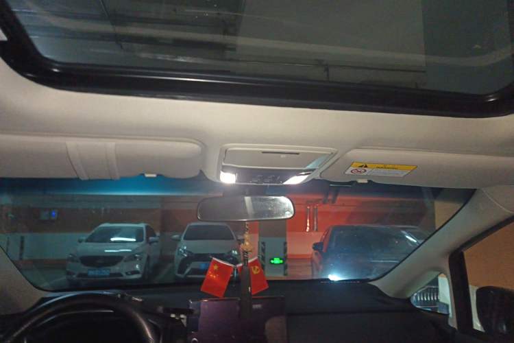 Used Honda Elysion 2022 2.0L eHEV Luxury First Edition Headliner