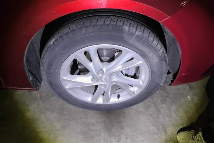 Used Buick Regal 2022 552T Smart Edition Right Front Wheel Hub