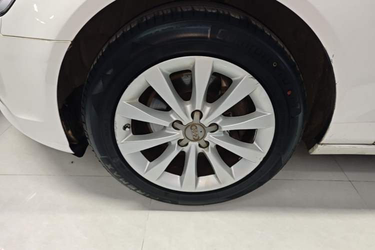 Used Audi A6L 2015 TFSI Millionth Anniversary Intelligent Model Left Front Wheel Hub