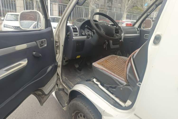 Used King Long Golden Way 2018 2.0L Van Series 4G20 Driver Seat