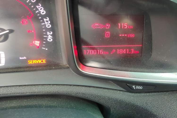 Used DS 5LS 2014 1.8L automatic Comfort version VTi140